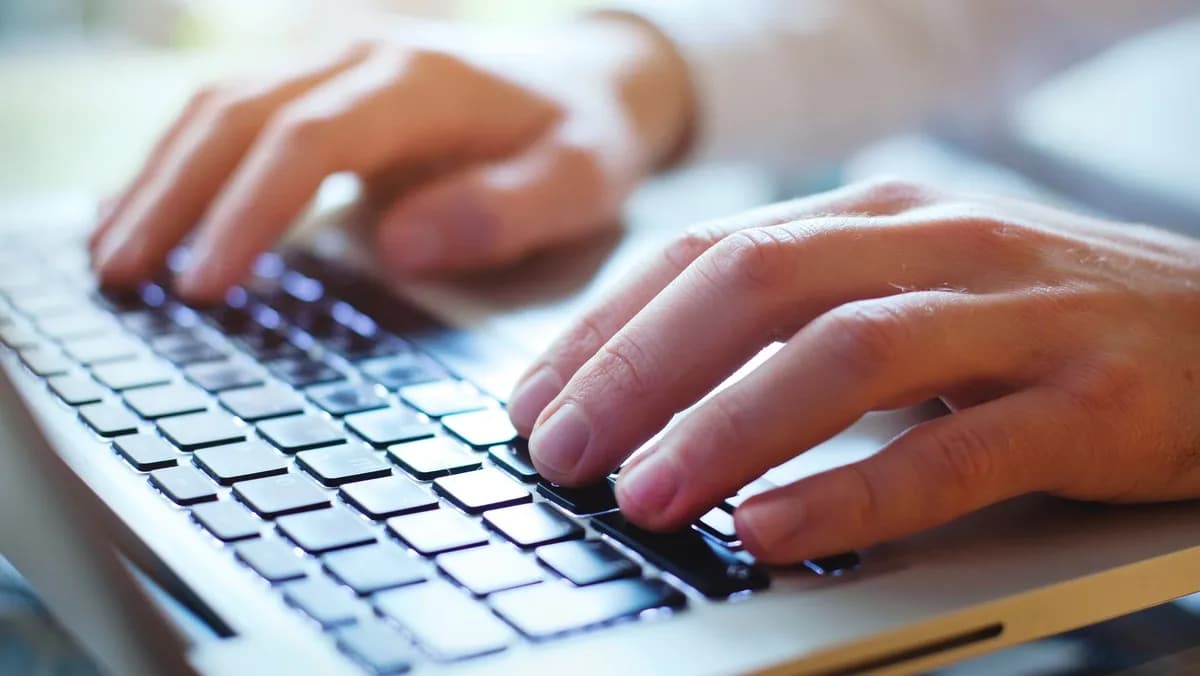 Czy zapisywanie haseł w przeglądarce jest bezpieczne? Oto ryzyka, które musisz znać