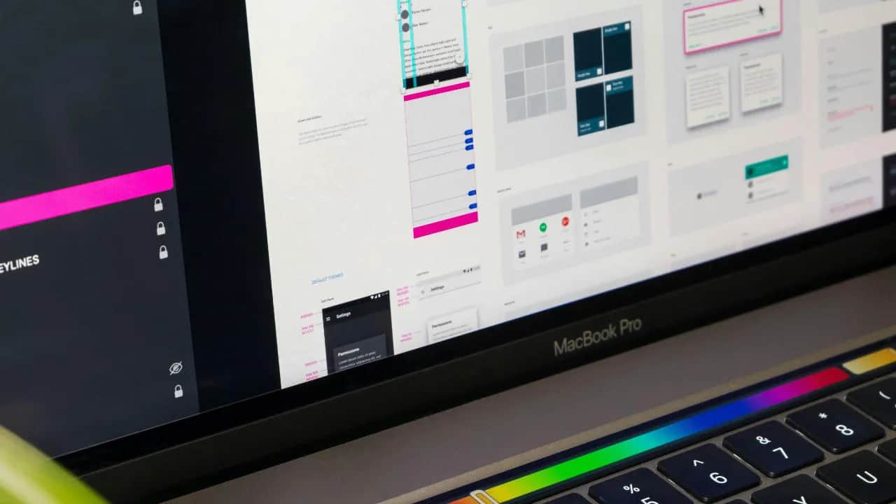 W czym pisać strony internetowe? Odkryj najlepsze narzędzia i porady